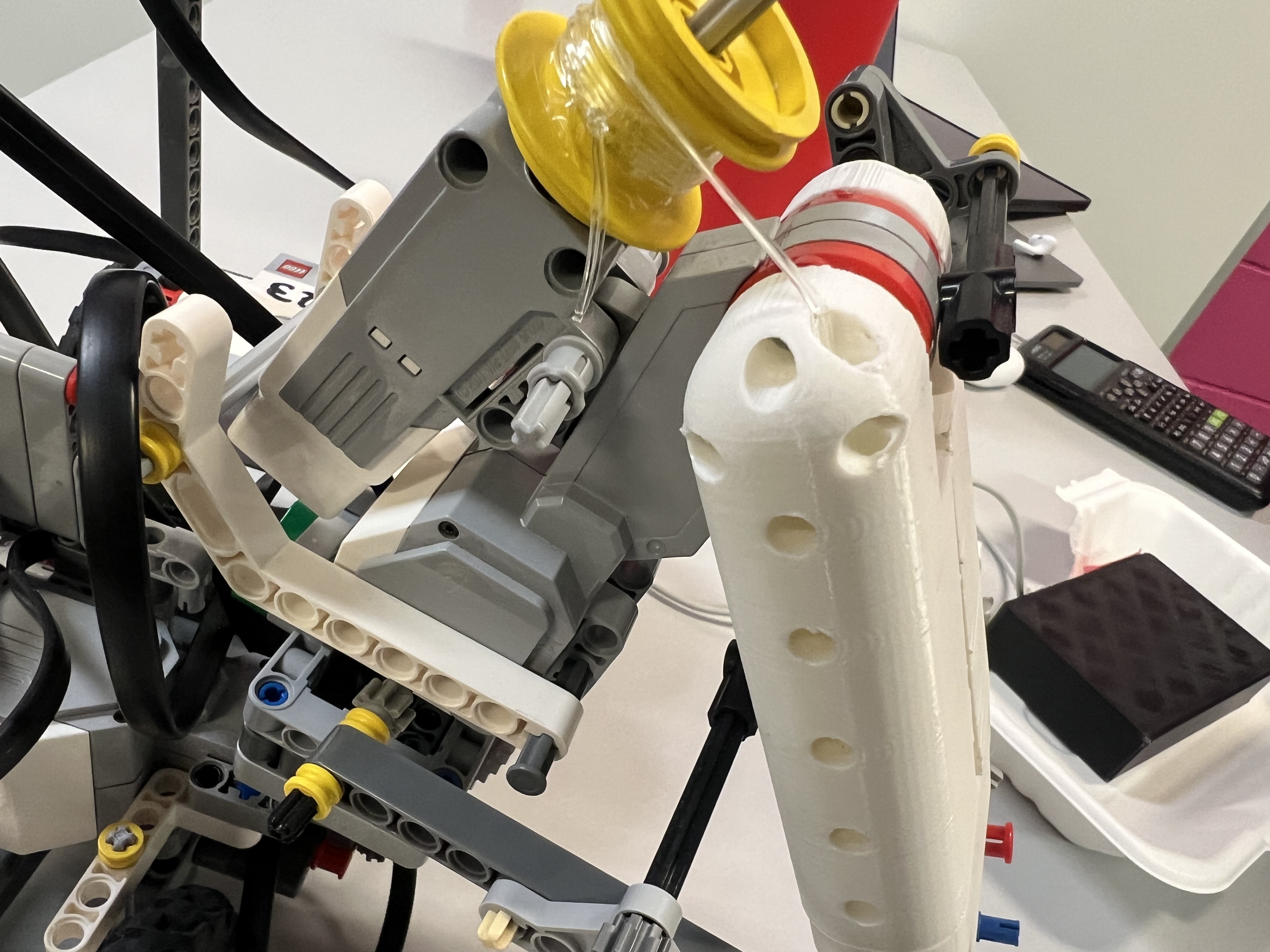 Claw mechanism